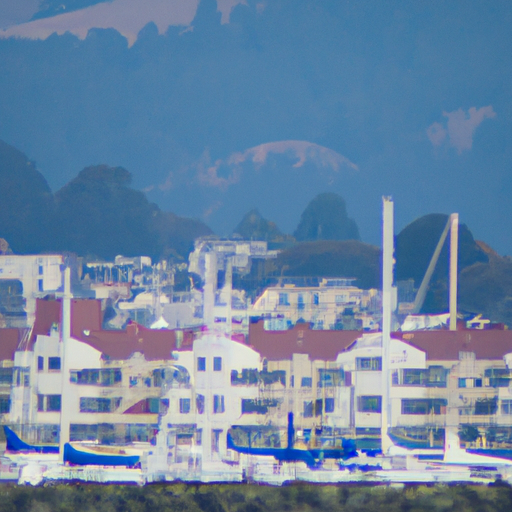 נוף שליו של רובע המרינה, עם סירות מפרש שעוגנות בנמל